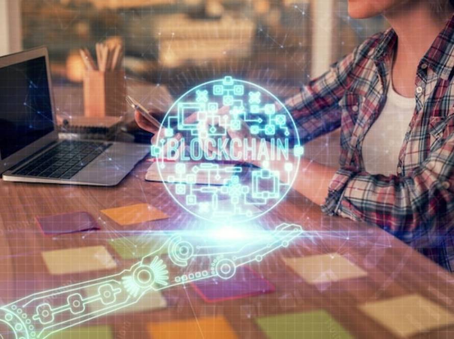 Team arbeitet gemeinsam an einem Transformationsprojekt – Kompetenzen für den Wandel